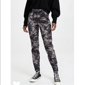 SPANX Camo joggers cargo Pants MED